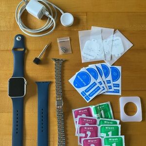 40mm Apple Watch SE